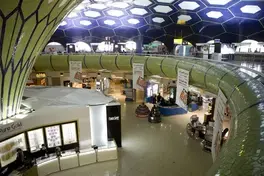 Abu-Dhabi-Airport-Terminal (1)