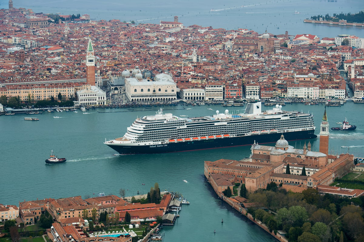 aerial-view-of-holland-america-line-cruise-ship-on-the-grand-canal-in-venice-source-carnival-corp